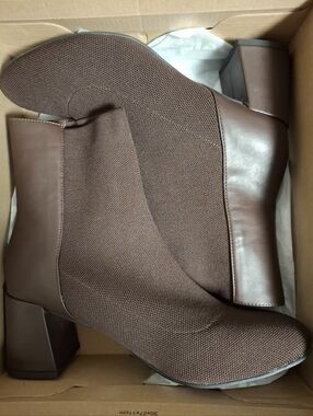 MIA Size 9 Chocolate Brown Stretch-Knit Block Heel Ankle Boots